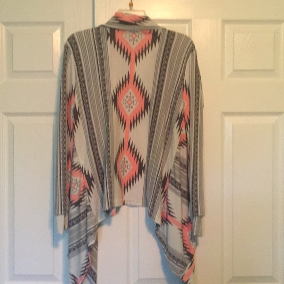 Aztec print cardigan NWT!!! - Picture 4 of 4